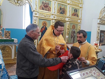 Праздничная служба в храме Казанской иконы Божией Матери